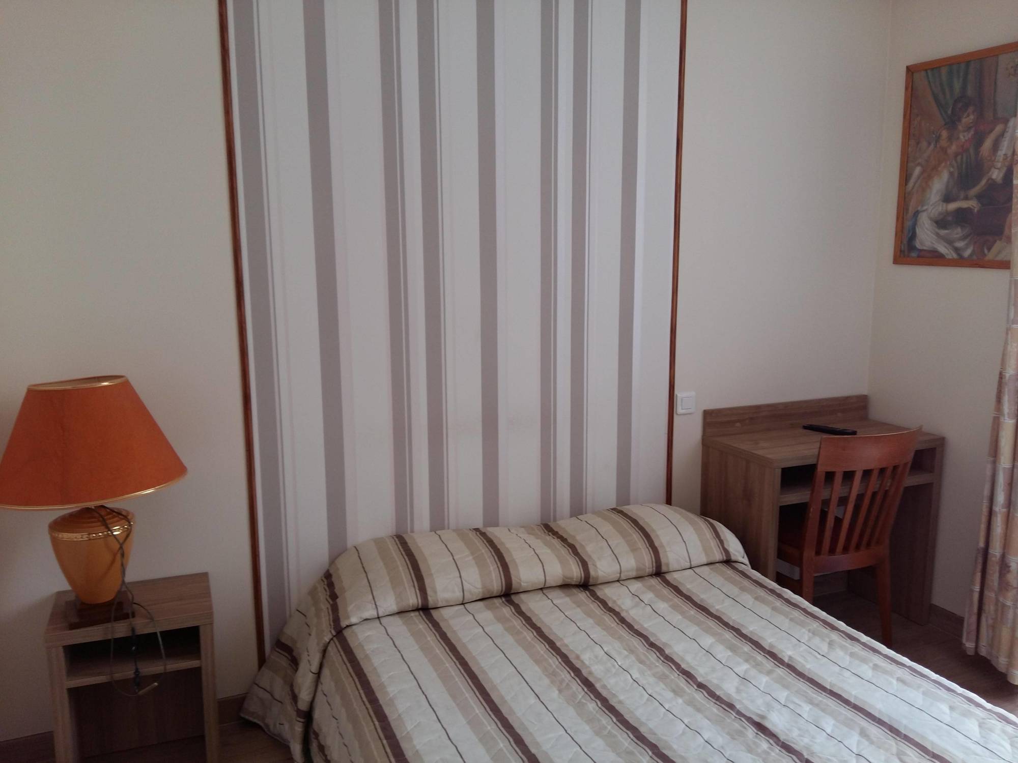 Hotel Roi René Paris